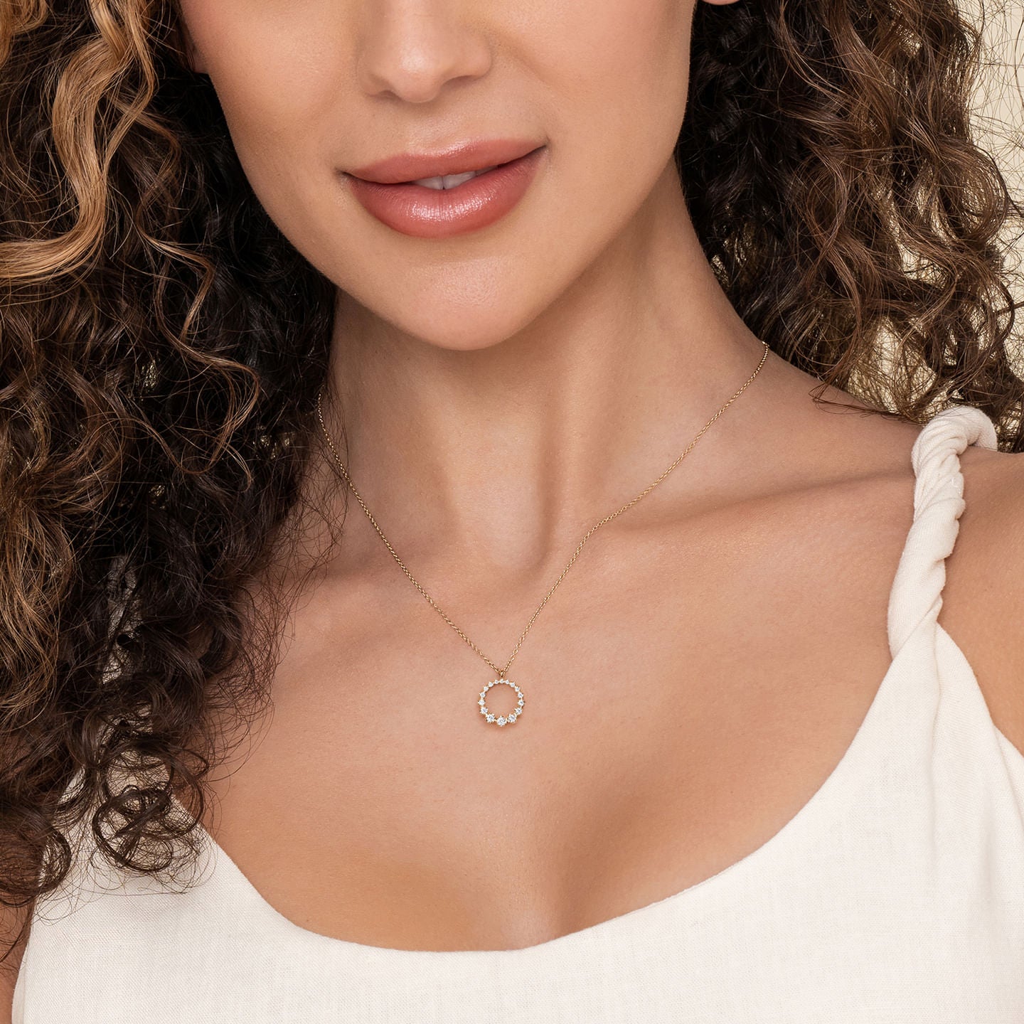 Gabriel & Co. Yellow Gold Open Circle Graduating Diamond Pendant n Model