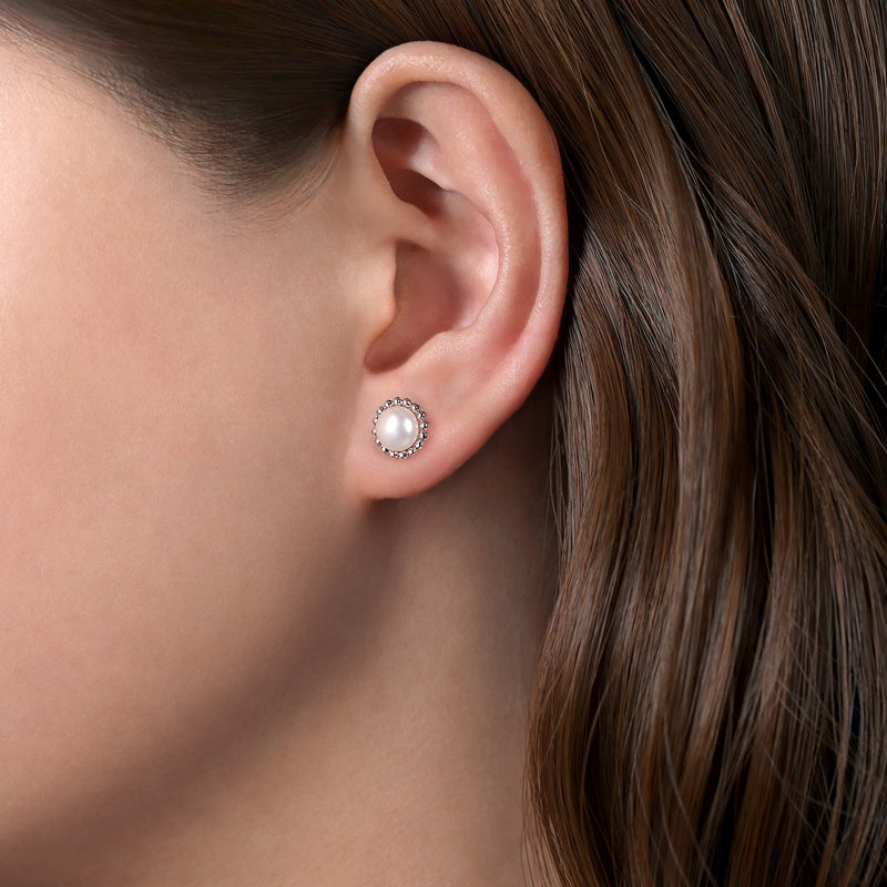 Ben Garelcik 925 Sterling Silver Pearl Stud Earrings Bujukan when worn