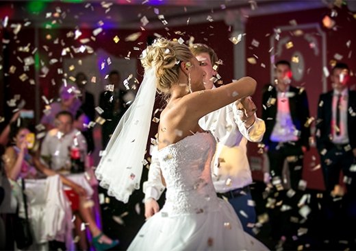 How To Choose The Perfect Wedding Gift - Ben Garelick (2024)