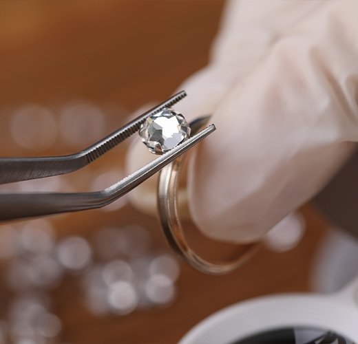 How to Tell If A Diamond is Real: 5 Easy Tests