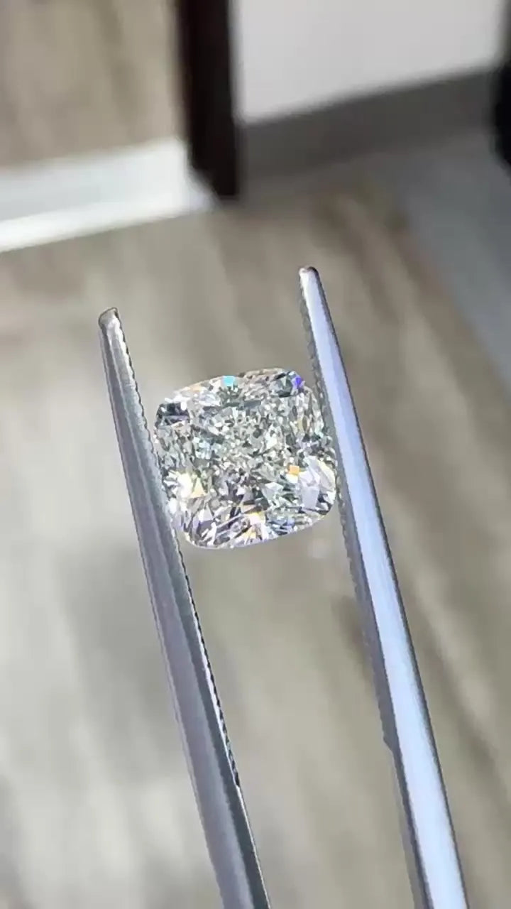 2.01ct Cushion brilliant Natural Diamond (Colour G, Clarity VS1, EGL Certified)