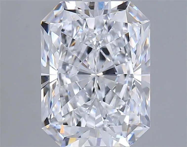 3.01ct Radiant Lab Grown Diamond (Colour D, Clarity VVS2, IGI Certified)