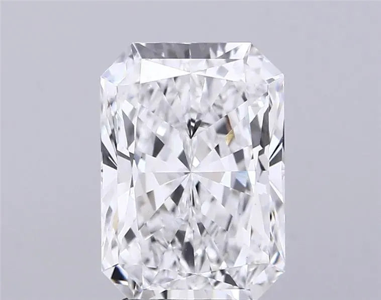 4.07ct Radiant Lab Grown Diamond (Colour E, Clarity VS1, IGI Certified)