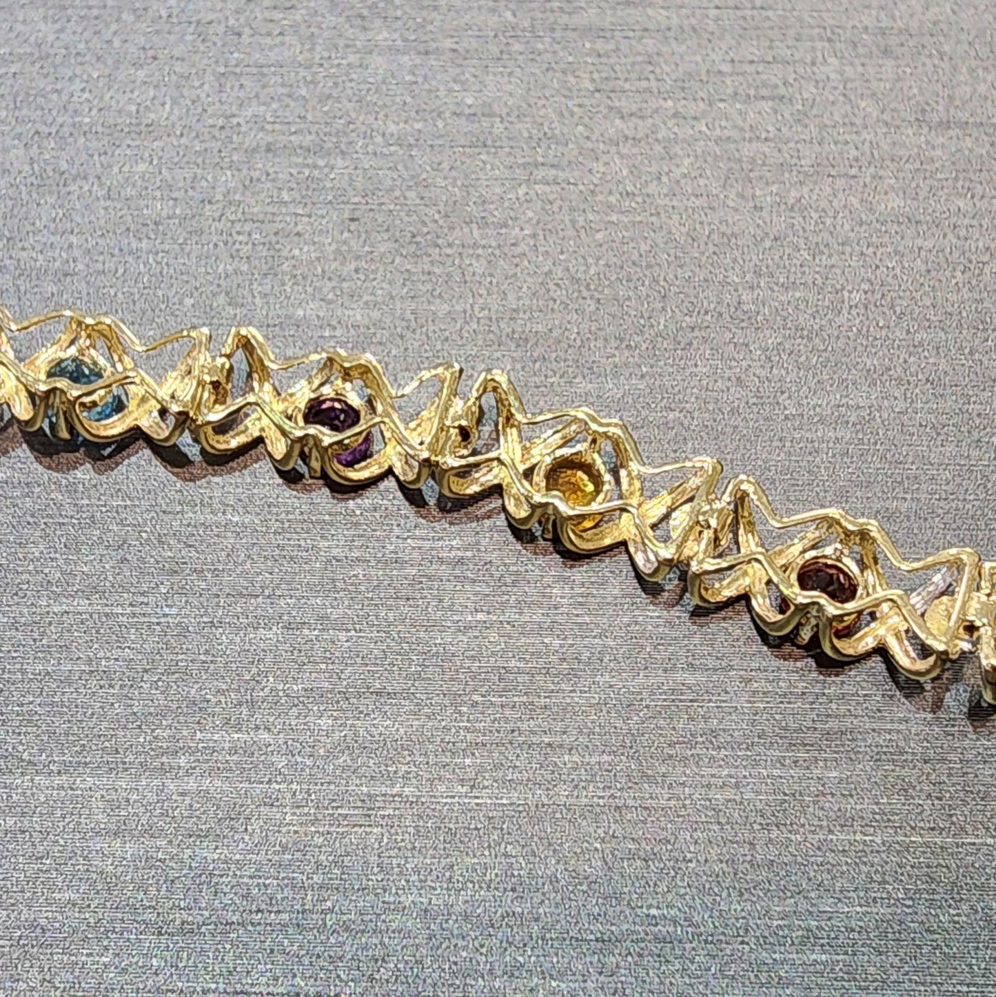 Ben Garelick 10K Yellow Gold and Multi Color Gemstone 7.5 Inch Bracelet_Back of Bracelet