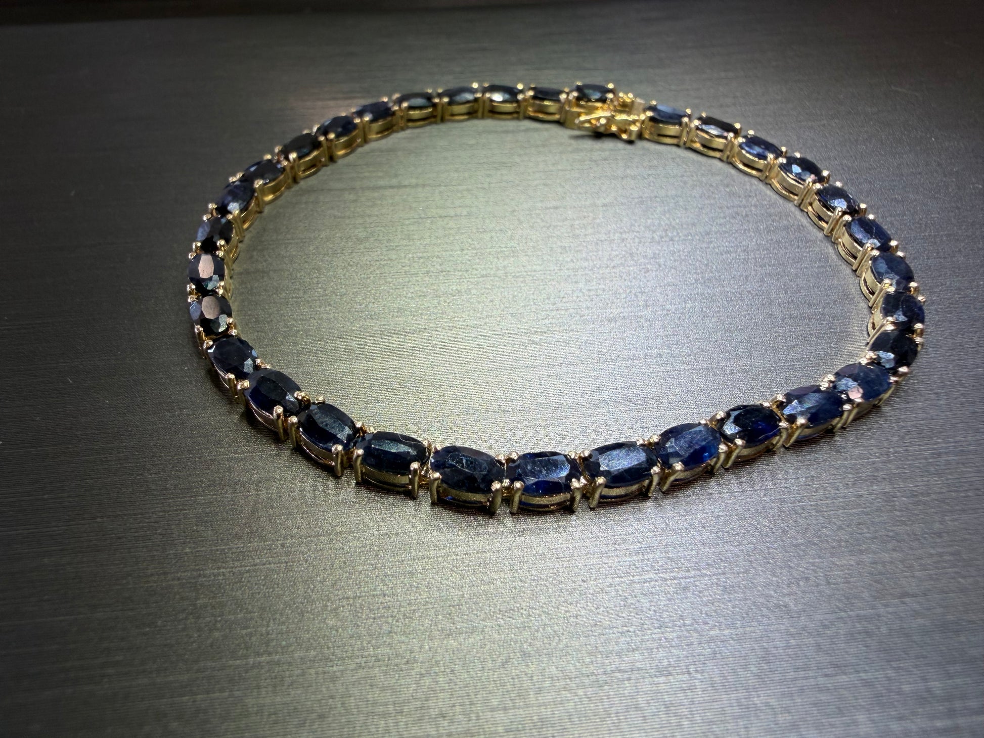 Estate 14K Yellow Gold Oval Cut Sapphire Bracelet - Curved Display