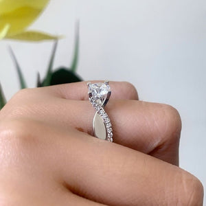 Barkev's Criss Cross Prong Set Diamond Engagement Ring