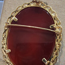 Load image into Gallery viewer, Ben Garelick Estate 14K Yellow Gold Cameo Pin/Pendant
