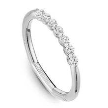 Load image into Gallery viewer, Noam Carver Seven Diamond Shared Prong Wedding Band

