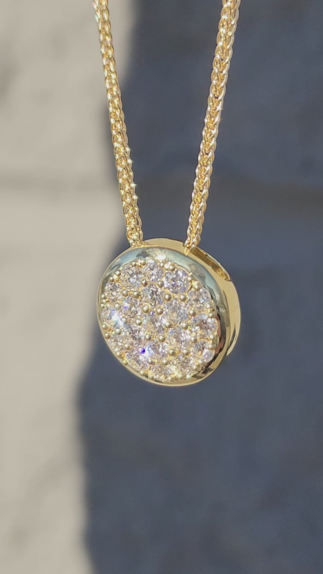 Video of Simon G. 18K Yellow Gold Round Pave Diamond Pendant