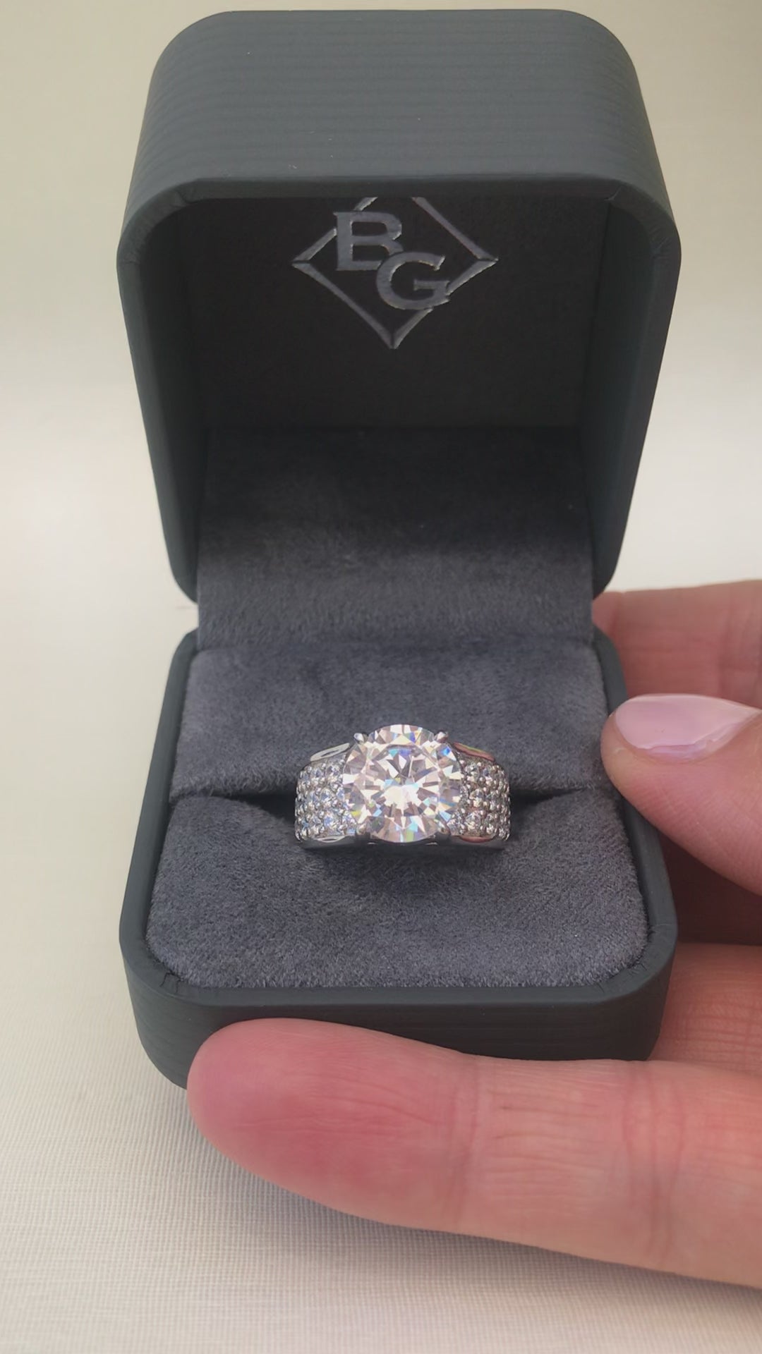 BGLG 4 Carat Round Cut Lab-Grown Tension Style Diamond BGLG 4 Carat Round Cut Lab-Grown Tension Style Diamond