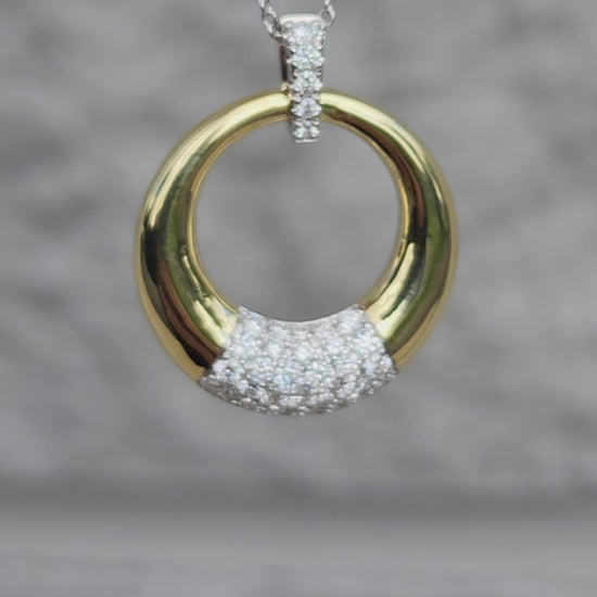 Video of Simon G. Two-Tone Gold High Polished Circle Pave Diamond Pendant