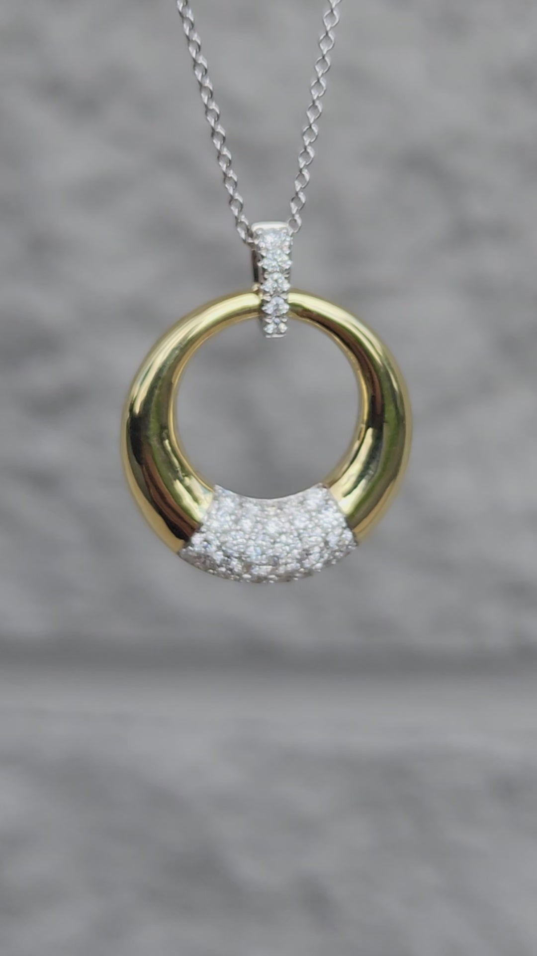 Video of Simon G. Two-Tone Gold High Polished Circle Pave Diamond Pendant