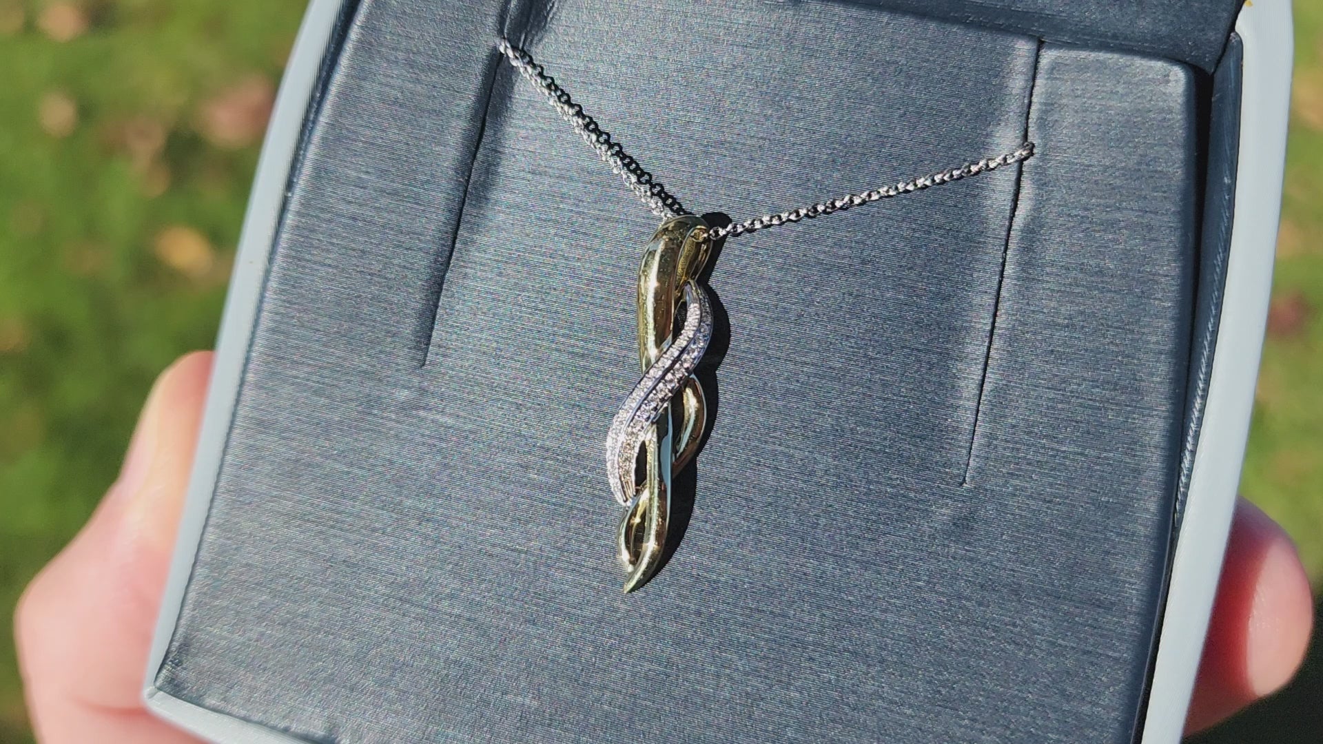 Video of Simon G. 18K Two-Tone White & Yellow Gold Loose Twist Diamond Pendant