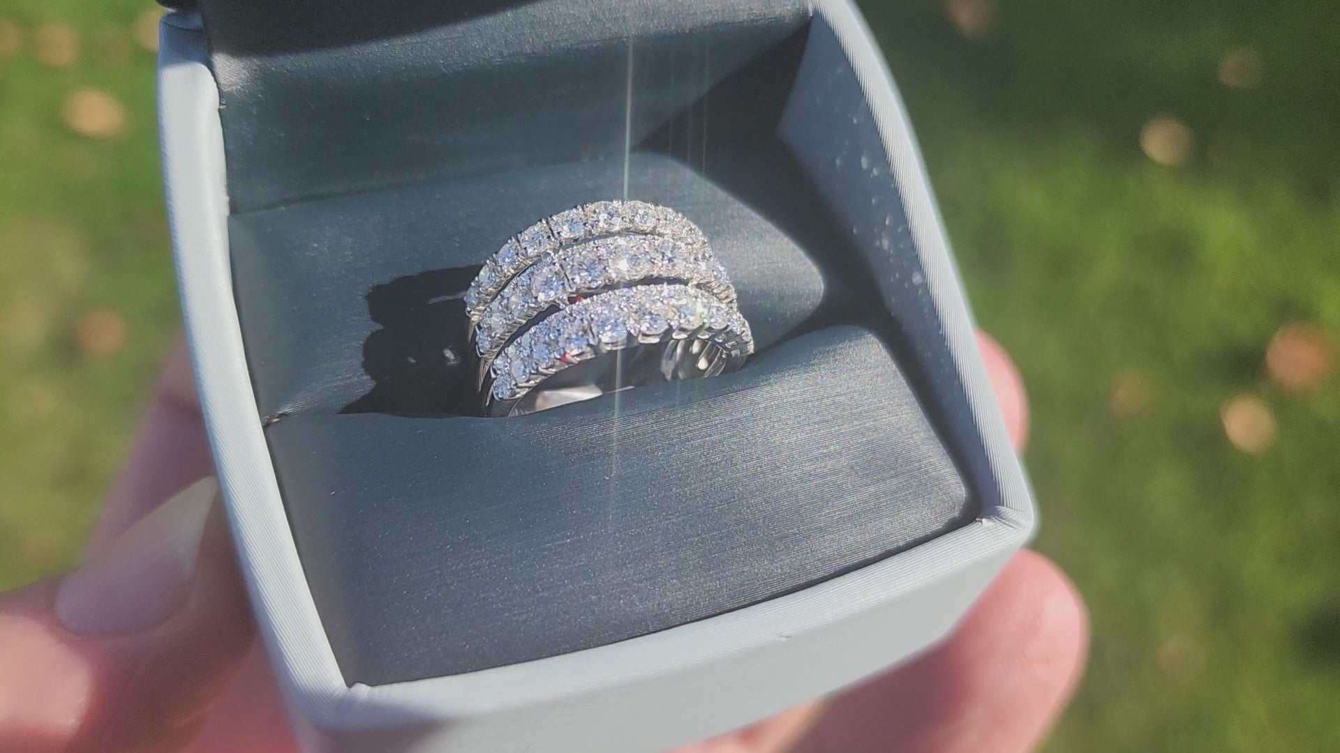 Simon G. Wide Five Row Graduating Diamond Anniversary Ring in Ring Box