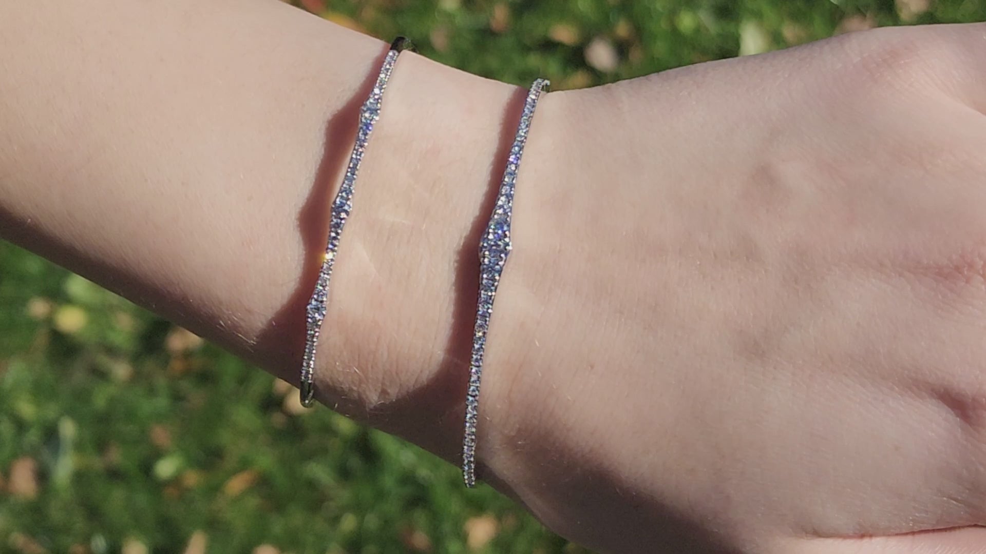 Video of Simon G. Tapered Diamond Bangle on Wrist