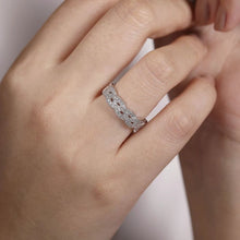 Load image into Gallery viewer, Gabriel Intertwining &quot;Twist&quot; Diamond Right Hand Ring
