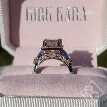 Load image into Gallery viewer, Kirk Kara &quot;Pirouetta&quot; Large Princess Cut Halo Diamond Engagement Ring
