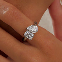 Load image into Gallery viewer, Lafonn Toi et Moi Pear &amp; Emerald Cut Ring
